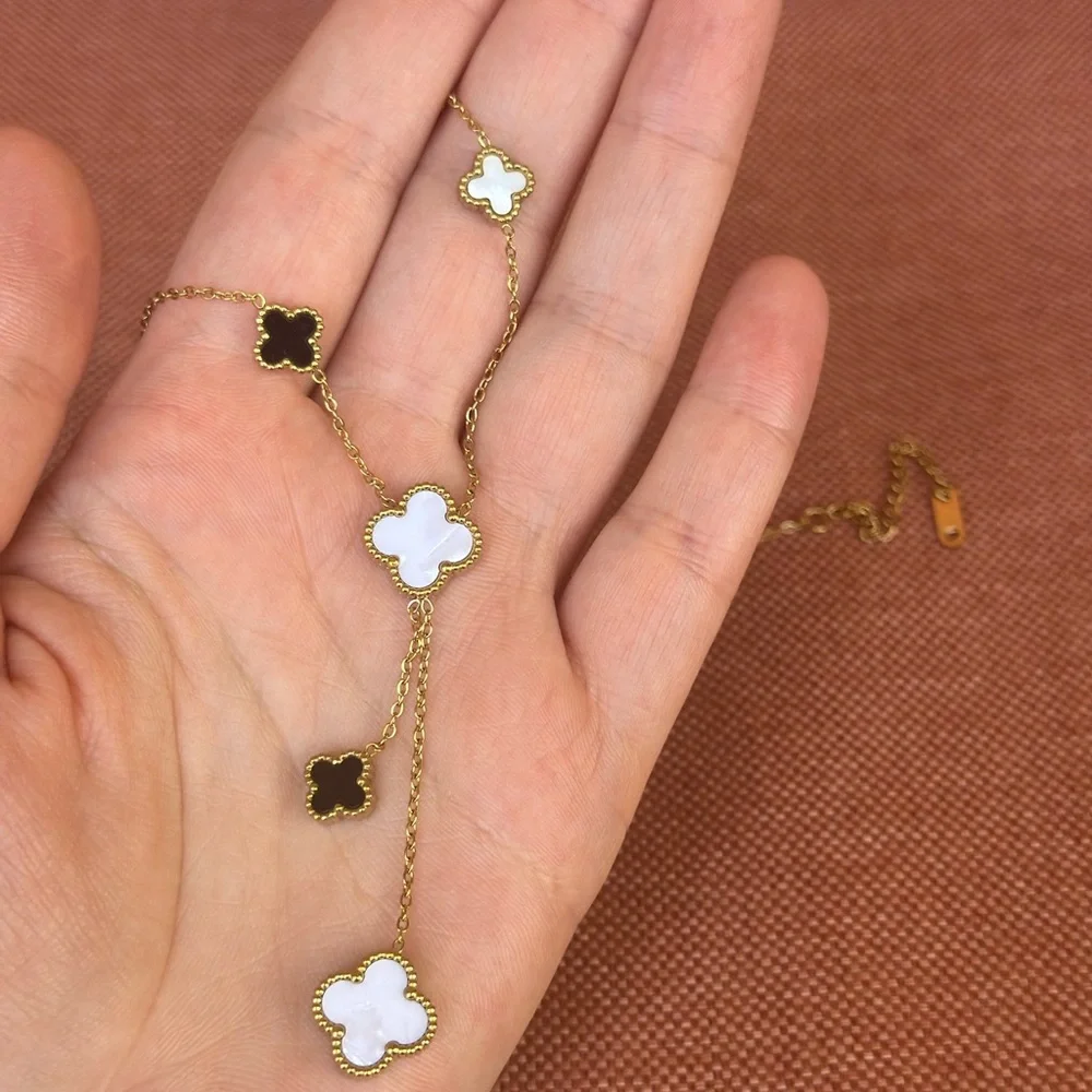 Black and White Clover Necklace Alhambra Style - Picture 3 of 4